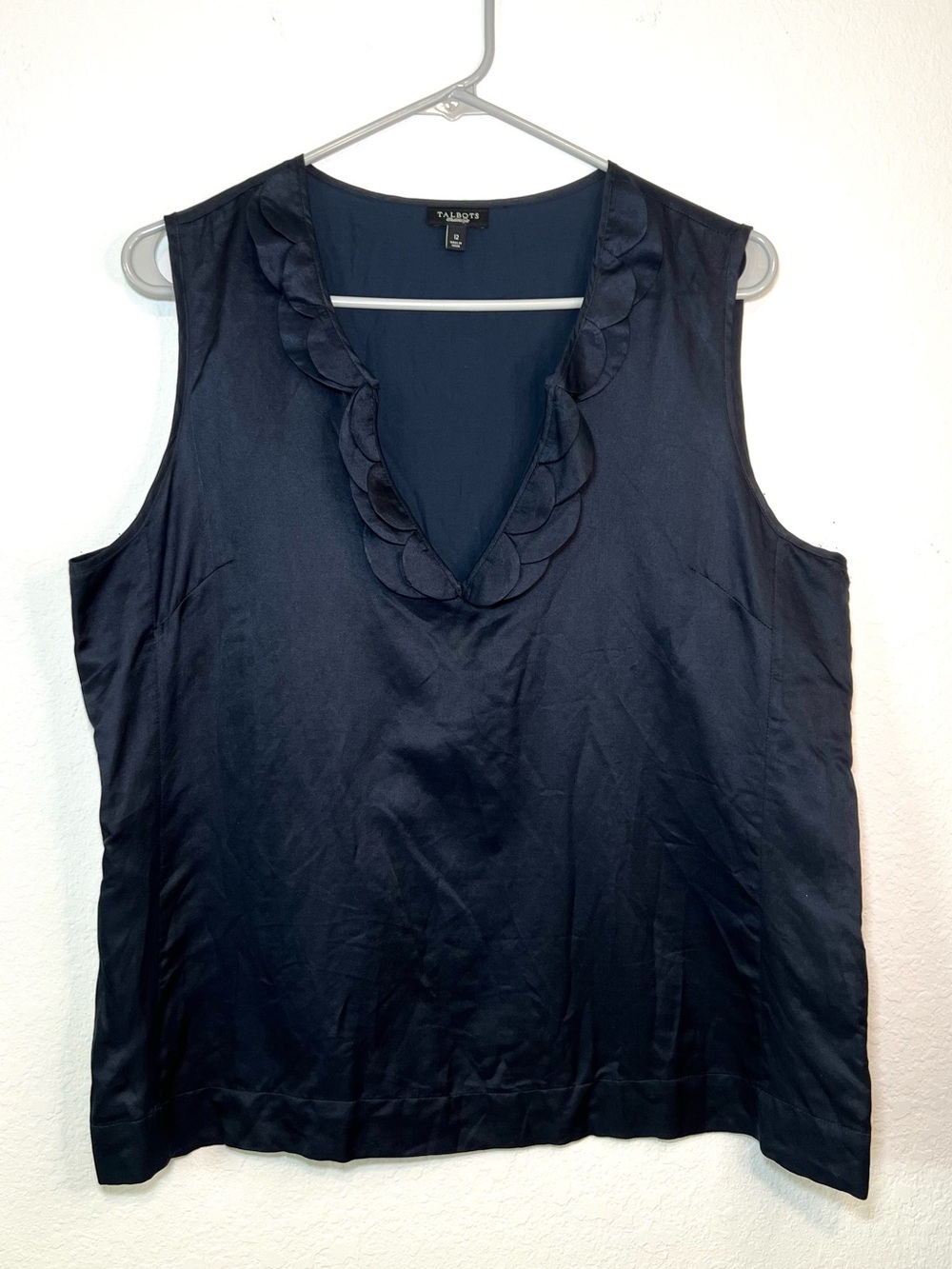 Talbots Womens Black Silk Blend Pleated V Neck Sleeveless Blouse Size 12